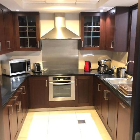 Downtown Boulevard One Bedroom Apt In 29 Blvd غرفة وصالة Burj & Fountain View Master Bedroom Plus 2 Single Beds In Living Room Дубай Екстер'єр фото