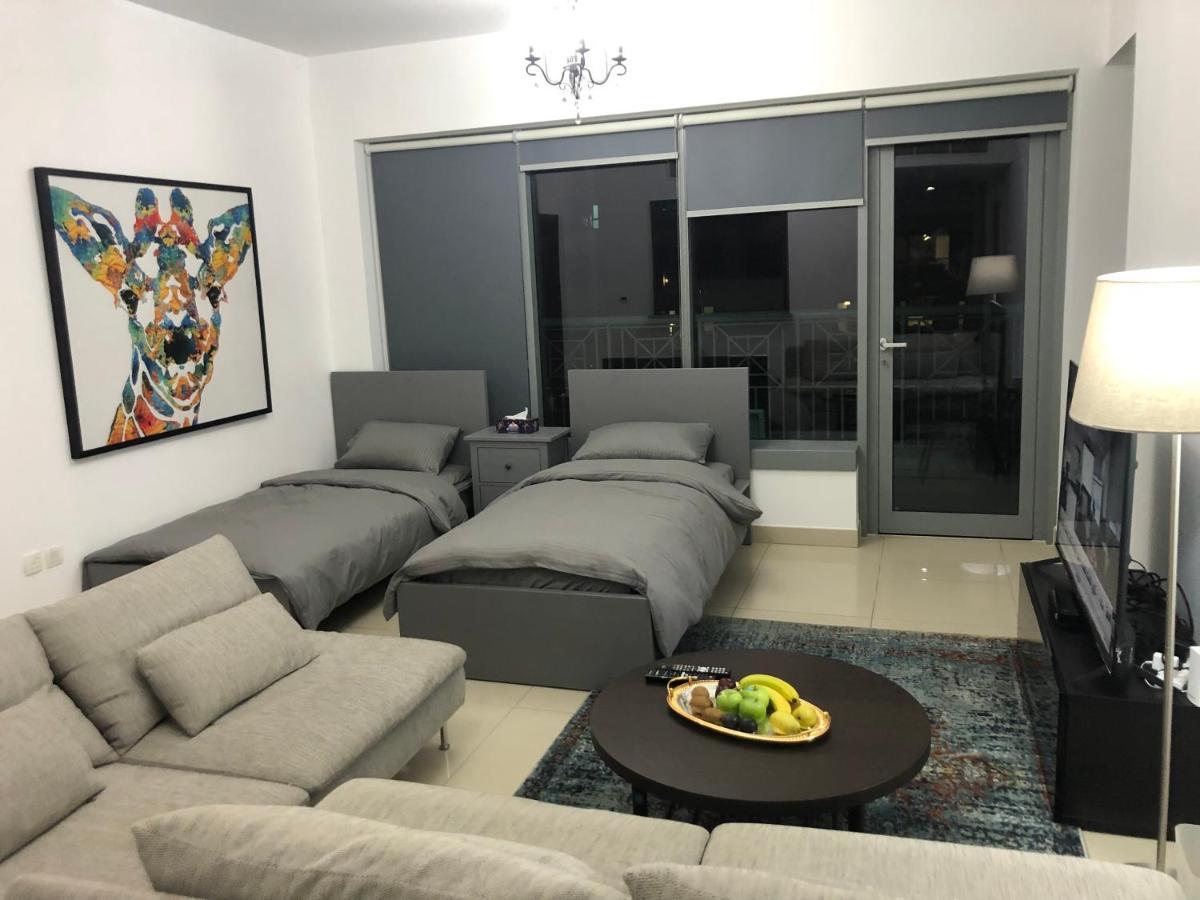 Downtown Boulevard One Bedroom Apt In 29 Blvd غرفة وصالة Burj & Fountain View Master Bedroom Plus 2 Single Beds In Living Room Дубай Екстер'єр фото