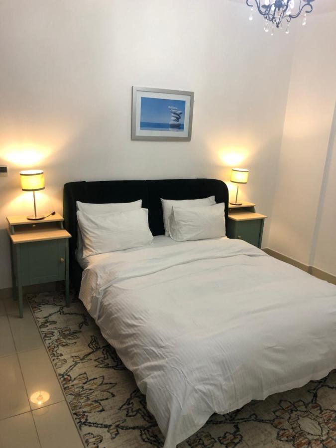 Downtown Boulevard One Bedroom Apt In 29 Blvd غرفة وصالة Burj & Fountain View Master Bedroom Plus 2 Single Beds In Living Room Дубай Екстер'єр фото